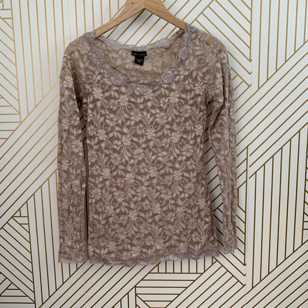 Moda international lace floral long sleeve tee Y2K coquette romantic Flowers M